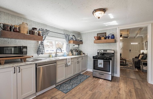 Cheatham County Other | Historic Farmhouse w Pond/Firepit/porch swing/Horses near Nashville