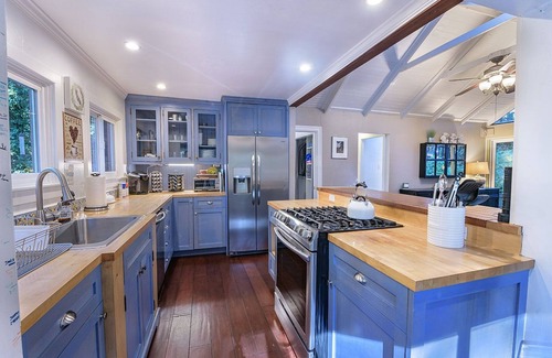 Redwood City House | Historic Getaway in the Redwoods (with Hot Tub!)