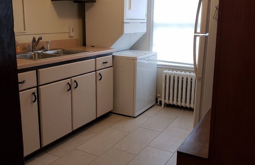 Greendale House | Historic Greendale Original within short walking distance of the quaint village