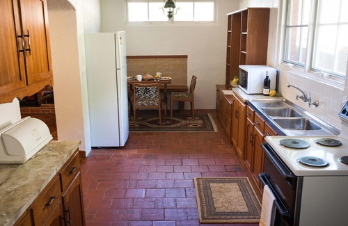 Tanunda Cottage | Historic home in top central Barossa location