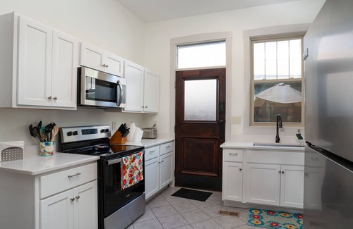Madison House | Historic Home! Walking Distance to Shops, Restaurants, Events, & Ohio River