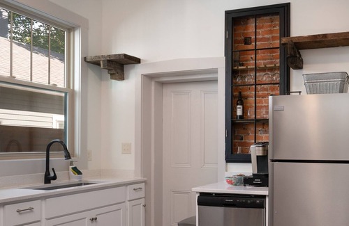 Madison House | Historic Home! Walking Distance to Shops, Restaurants, Events, & Ohio River
