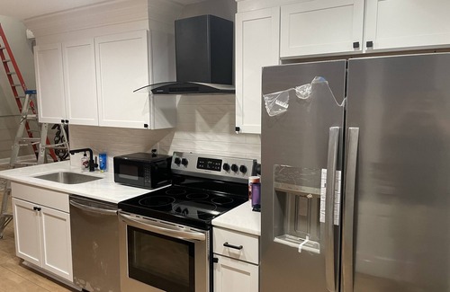 Rayne Apartment | Historic Loft apartment sleeps 6