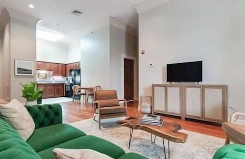 Downtown Apartment | Historic Loft in the Center of Downtown w/Gated Parking