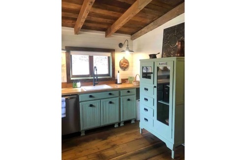 Hendersonville Cabin | Historic Log Cabin, Dreamy Loft Suite, Stone Frpl.