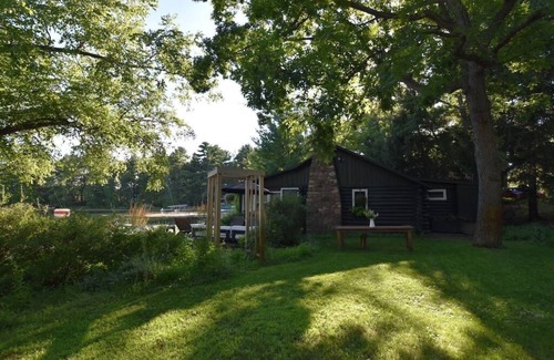 Waupaca Cabin | Historic Log Cabin on Miner Lake - Chain O' Lakes
