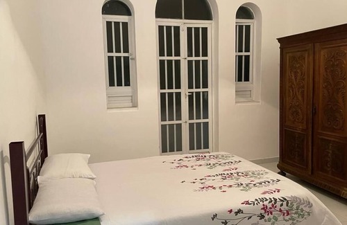 Porto da Madama House | Historic mansion in front of Tamoios beach