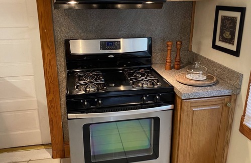 Portsmouth Apartment | Historic Olde Towne 2 Bedroom 1 Bath 1100sq ft Vacation Rental