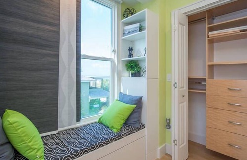 Pass-a-Grille House | Historic Pass a grille Beachfront Balcony Gulf Views, 4Bd, 3Ba, Wi-Fi SL10