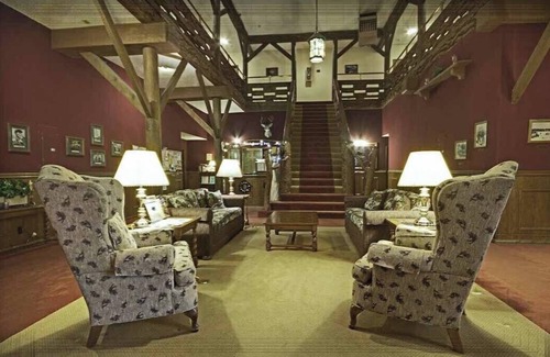 June Lake House | Historic Restored High Sierra Alpine Lodge in June Lake, California