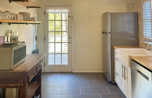 Roswell House | Historic Roswell one bedroom charmer