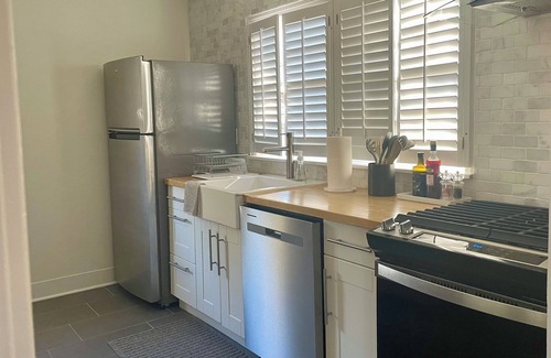 Roswell House | Historic Roswell one bedroom charmer