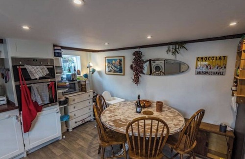 Kessingland Cottage | Historic seafront cottage, projector, piano etc