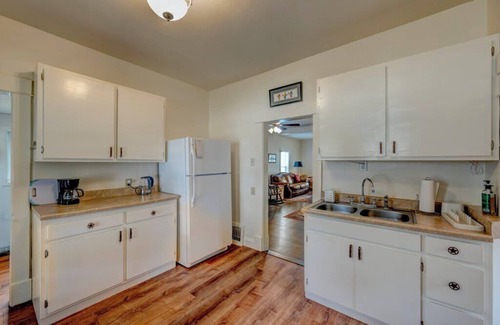 Sheridan House | Historic Sheridan Retreat – Cozy 2BR Centrally Located