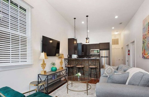 Seventh Ward House | Historical Mardi Gras Gem Near FQ w/Patio!