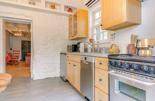 Thurmont House | Historical Thurmont Escape w/Furnished Deck!