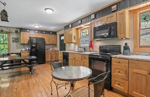 Jacksboro House | Hiwassee Haven.Amenities.Covered Dock, Hot Tub, Kayaks, Paddle Bds, Firepit