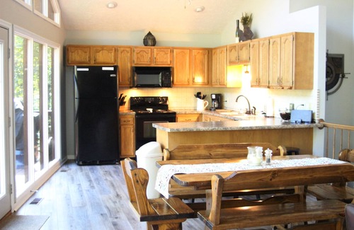 Jacksboro House | Hiwassee Hideaway - Lakefront, Covered Dock, Quiet Cove, Breathtaking Views.