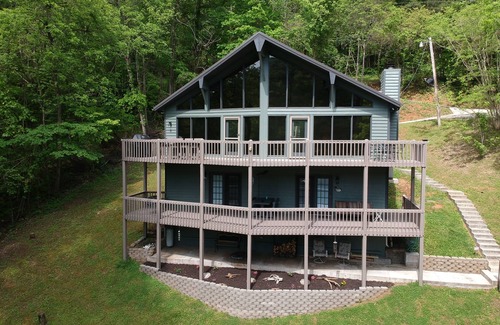 Jacksboro House | Hiwassee Hideaway - Lakefront, Covered Dock, Quiet Cove, Breathtaking Views.
