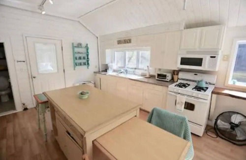 Winona House | Hobie's Landing - Blissful lake Side Cottage on Winona Lake!