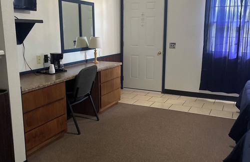 Eminence Cottage | Hogan's Hideout Duplex #18 is a cozy, private duplex