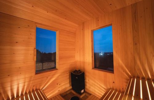 Tsukuba Cabin | Hole 37