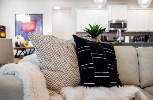 Northwest Boise City House | Hole in One Place with Jacuzzi. 4 Bedrooms 1 King and 3 Queens with Ping Pong - Darts - Slots Machines and Game Room. With 4 comfortable bedrooms, 2.5 bathrooms, an office, a bonus game/workout room, and a cozy outdoor s space to relax in the Jacuzz