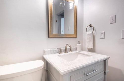 Cumings Beach Park House | “Hole in the Bottle” Dog-Friendly Retreat Near Wineries/Spire/GOTL