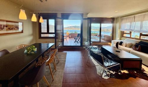 Baiona Apartment | Holibai, Arco Da Vella, Dúplex de diseño con espectaculares vistas al Atlántico en Baiona