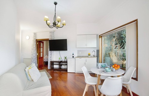 Teror Apartment | Holiday Apartment "Carmelo Y Carmela 2" with Mountain View, Private Terrace & Wi-Fi