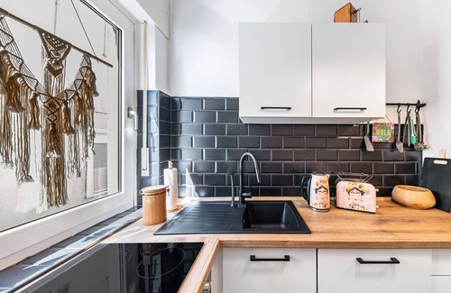 Homberg Apartment | Holiday Apartment 'Unit 1' with Private Terrace and Wi-Fi