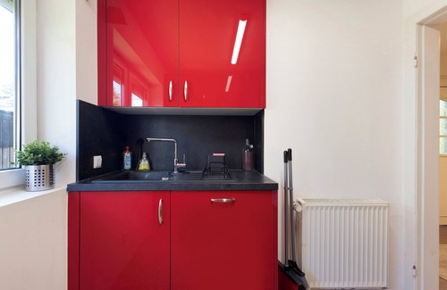 Niendorf House | Holiday Apartment 'Gp Urban Stay' with Private Terrace, Private Garden and Wi-Fi