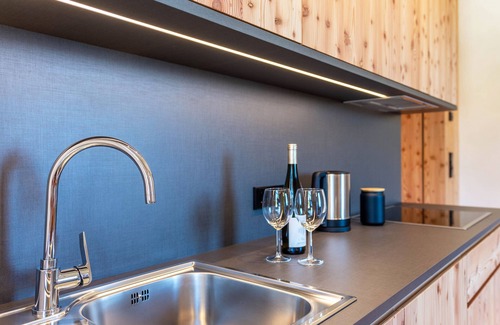 Petersberg Apartment | Holiday Apartment Hof im Thal Apt Linde with Mountain View, Balcony & Wi-Fi