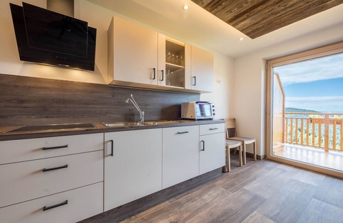 Verano Apartment | Holiday Apartment "Lavendel" with Mountain View, Wi-Fi, Balcony & Sauna