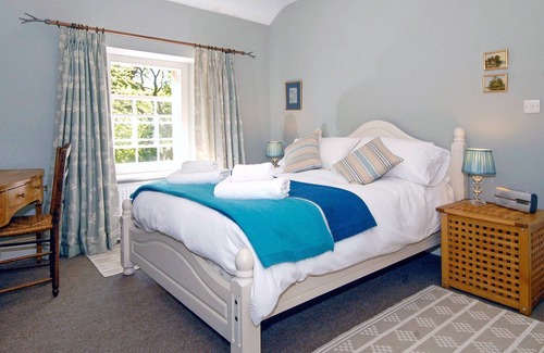 Cosheston Cottage | Holiday cottage in grounds of Upton Castle Pembrokeshire - eco and dog friendly.