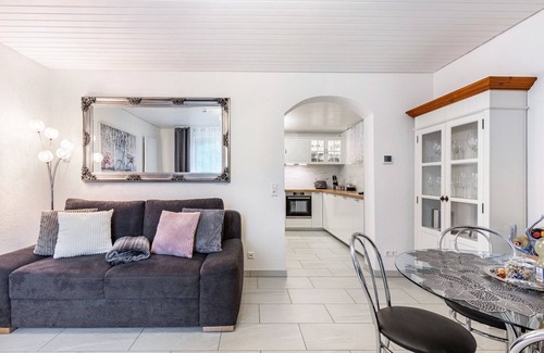 Heidenheim an der Brenz Apartment | Holiday Apartment "Pension Waldblick" with Private Terrace, Shared Garden & Wi-Fi