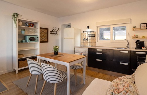 Itrabo Apartment | Holiday Estudio- Casita Las Golondrinas with Sea View, Pool & Wi-Fi