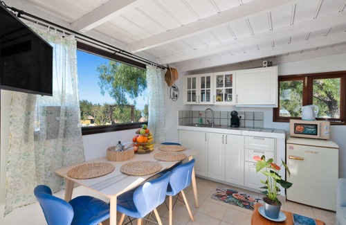 Los Llanos de Aridane Apartment | Holiday Home 'Las Perseidas' with Mountain Views, Wi-Fi and Air Conditioning