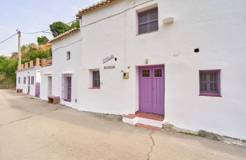 Canillas de Aceituno House | Holiday Home 'Casa Rural El Tesillo' with Mountain View and Wi-Fi