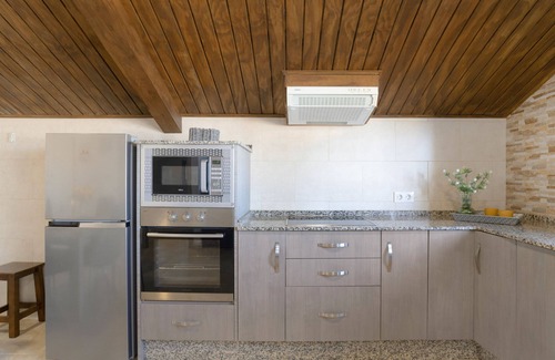 Conil de la Frontera House | Holiday Home 'Ro' with Private Pool, Wi-Fi and Air Conditioning