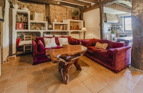 Villasur de Herreros House | Holiday Home 'Casa Rural Villapajar' with Mountain View, Private Garden and Wi-Fi