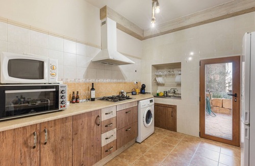 Caravaca de la Cruz House | Holiday Home "Casa Moya" with Mountain View, Private Pool & Wi-Fi