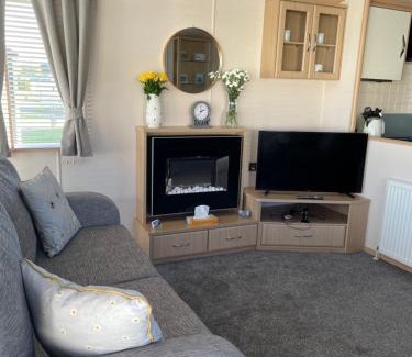 Great Yarmouth Resort | Holiday home at cherry tree holiday park Burgh castle Great Yarmouth Norfolk