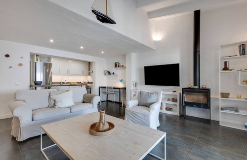 Biniancolla House | Holiday Home 'Binimares' with Sea View, Private Terrace and Wi-Fi