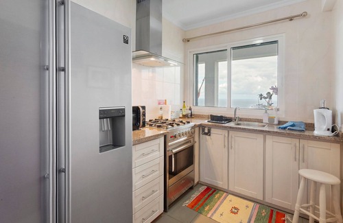 Porto Moniz House | Holiday Home 'Blissful Haven - Soulful Stays' with Sea View, Private Terrace and Wi-Fi