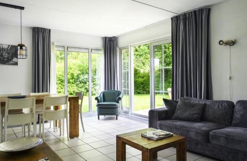 Eernewoude House | Holiday Home Bungalowpark It Wiid by Interhome
