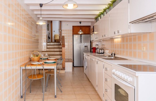 Fornalutx House | Holiday Home 'Ca's Forner' with Mountain View, Private Terrace and Wi-Fi