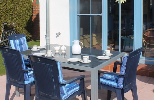 Zingst House | Holiday Home "Carpe Diem" close to the Beach with Garden & Wi-Fi