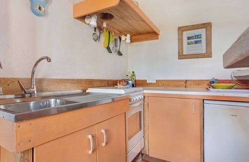 Guatiza House | Holiday Home Casa Caldereta with Mountain View, Pool, Wi-Fi & Terrace