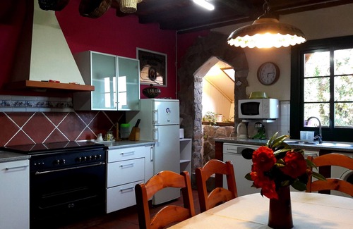 Trazo House | Holiday Home 'Casa De Piñeiro Y Spa Optional' with Mountain Views, Private Pool and Wi-Fi